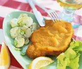 Paniertes Putenschnitzel mit Kartoffelsalat