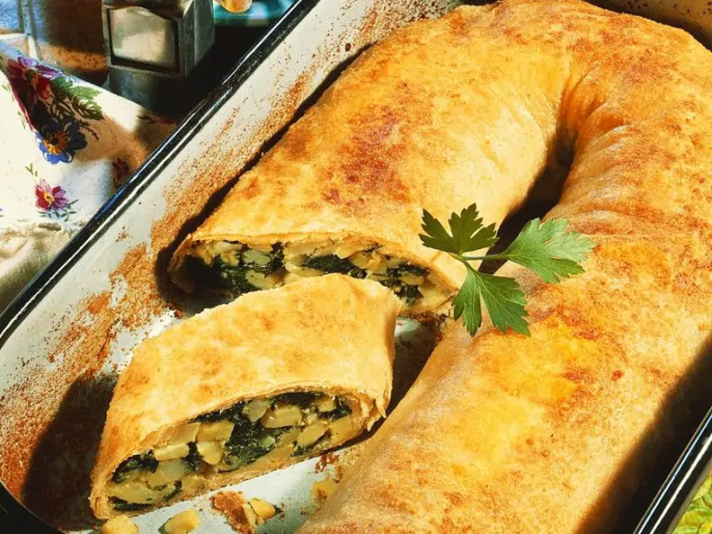 Kartoffelstrudel mit Spinat