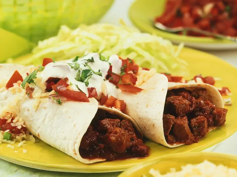 Wraos mit Chili-Füllung