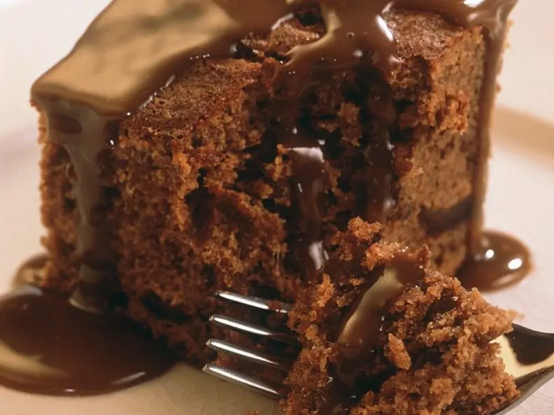 Schokoladenkuchen mit Schokosauce
