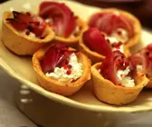 Käse-Zwiebel-Torteletts