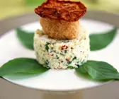 Krebsfleisch-Salat mit Tomatensorbet