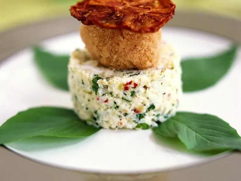 Krebsfleisch-Salat mit Tomatensorbet