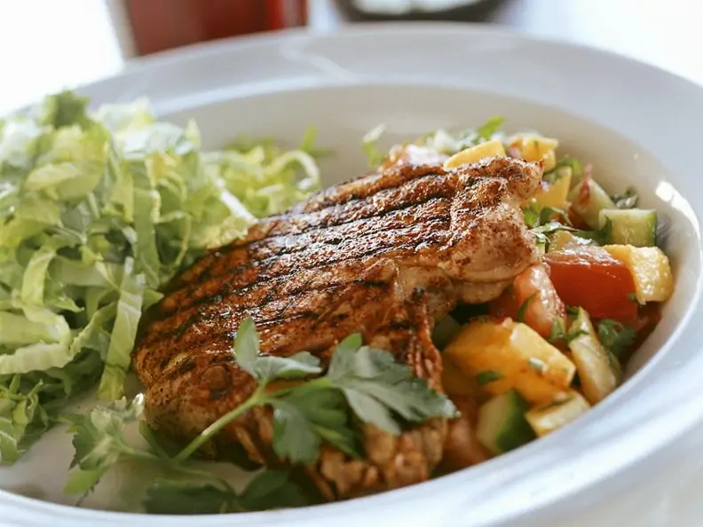 Kotelett mit Salsa