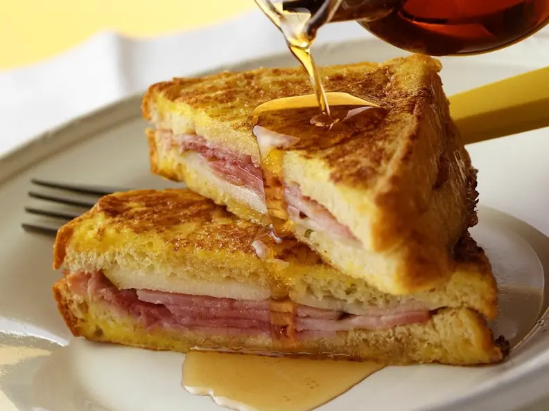French Toast mit Schinken-Käsefüllung