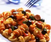 Nudeln mit Gemüse-Wurst-Sauce