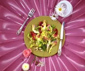 Marinierte Artischocken auf Blattsalat