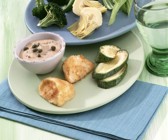 Mozzarella-Fondue mit Gemüse und Thunfisch-Mayonnaise
