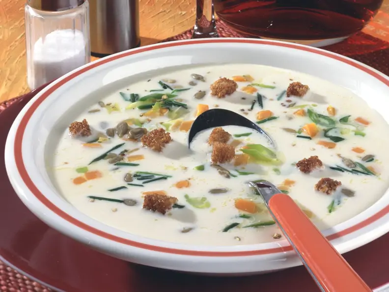 Käsesuppe mit Croûtons