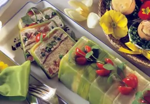 Gemüseterrine mit Räucherlachs