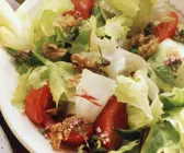 Endiviensalat mit Walnüssen