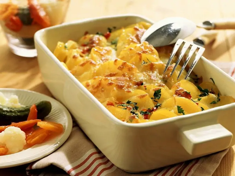 Kartoffelgratin mit Mixed Pickles