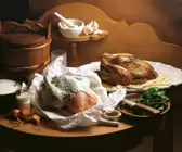 Huhn im Kräuter-Joghurt-Mantel