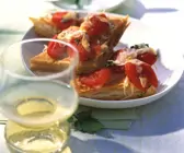 Mini-Pizzen mit Kräuter-Tomaten