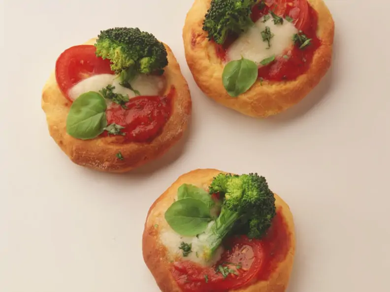 Mini-Brokkoli-Pizzen