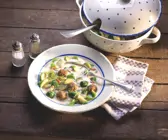 Rosenkohlsuppe mit Fleischklößchen