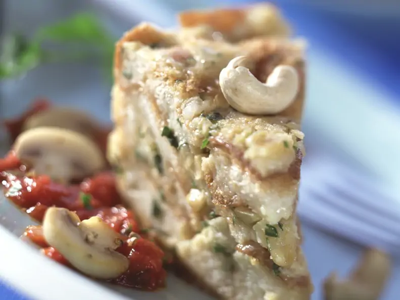 Brotpudding mit Tomatensauce