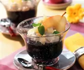 Holundergelee mit Birnen-Sahne