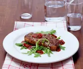Rumpsteak mit Rauke und Balsamicosauce