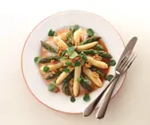 Spargelsalat mit Brunnenkresse und Walnußvinaigrette