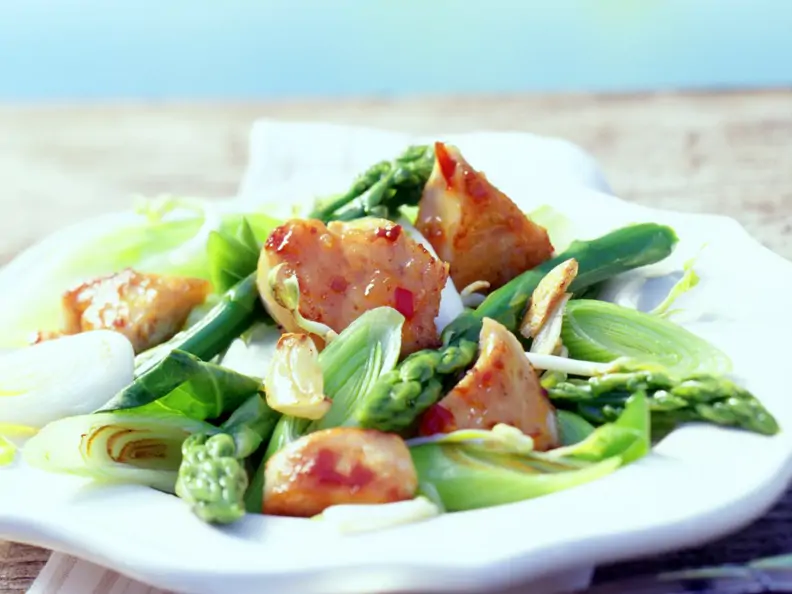 Hähnchenpfanne mit Spargel
