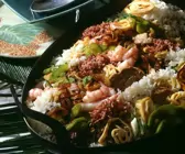 Nasi Goreng mit zweierlei Reis