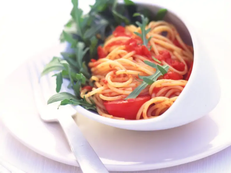 Pasta mit Rucola und Tomaten
