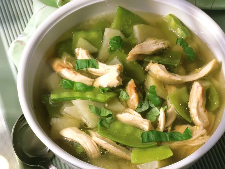 Hühnersuppe mit Zuckerschoten