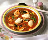 Tomatensuppe mit Grießklößchen