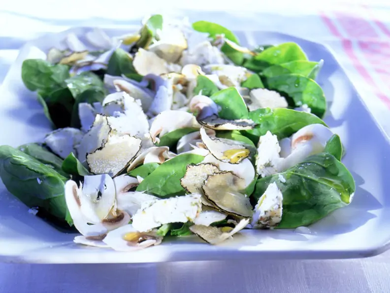 Spinat-Champignon-Salat mit Trüffeln