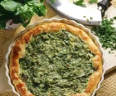 Kräuterkuchen mit Brunnenkresse und Petersilie