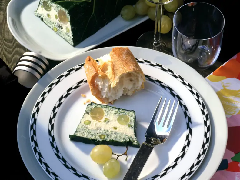 Frischkäseterrine mit Weintrauben