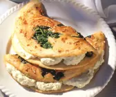 Spinat-Sesam-Pfannkuchen mit Käsecreme