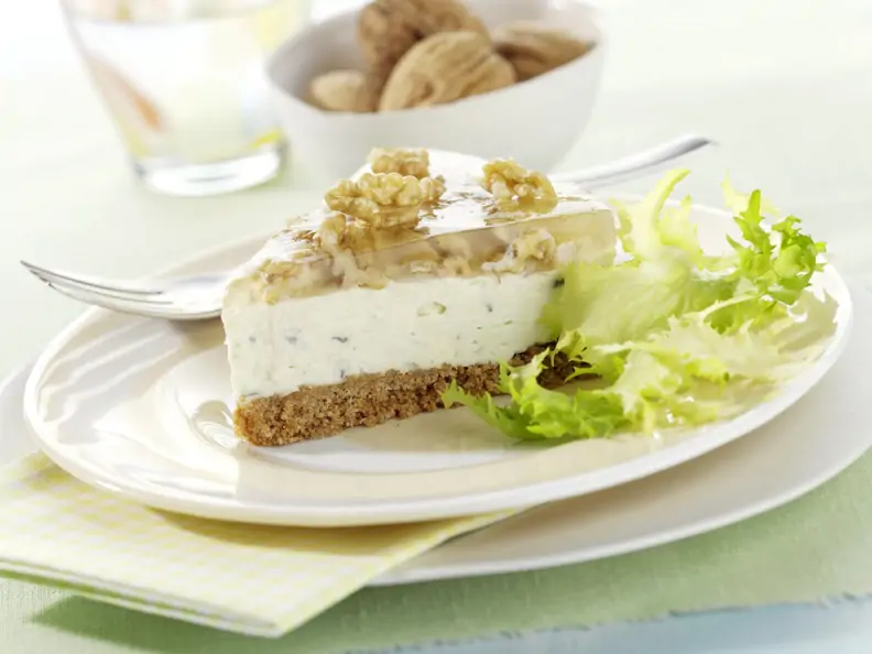 Gorgonzola-Torte mit Walnüssen