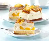 Quarksahnetorte mit Früchten