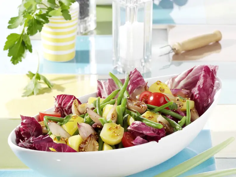 Grüner Bohnensalat mit Kartoffeln und Balsamico-Schalotten