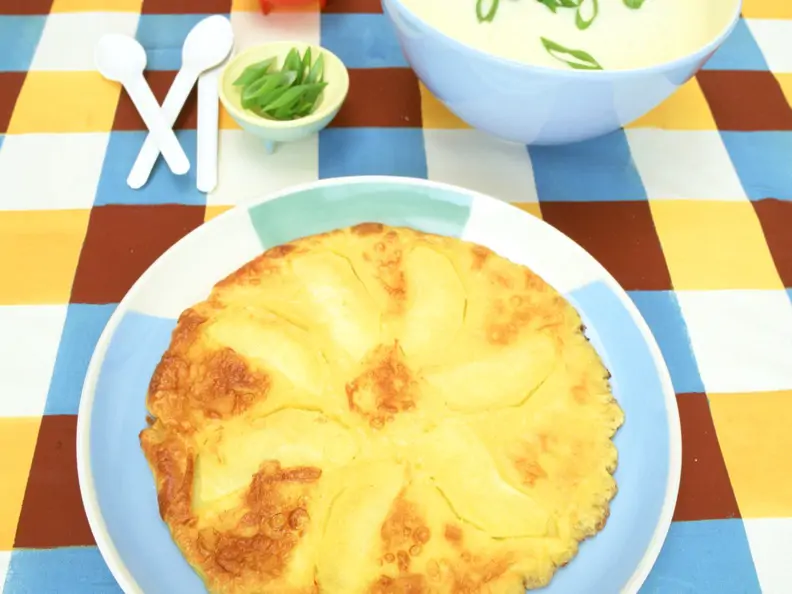 Apfelpfannkuchen mit Kartoffelsuppe