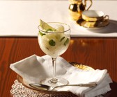 Limetten-Wein-Granité mit Minze