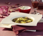 Klare Kartoffelsuppe mit Berglinsen und Dill-Schmand