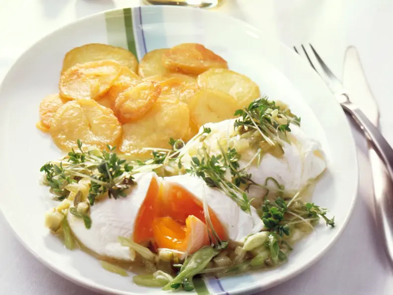 Pochierte Eier mit Kresse-Vinaigrette