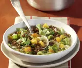 Linsen-Wirsing-Suppe