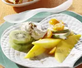 Exotische Früchte mit Frischkäsecreme