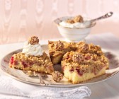 Rhabarberkuchen mit Marzipanstreuseln