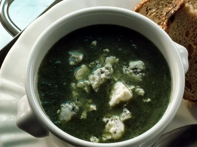 Spinatsuppe mit Roquefort