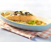 Kartoffel-Lachs-Gratin mit Olivenhaube