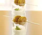 Potato-Shooter mit Currywurst