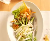 Spargelsalat mit Gurkendressing