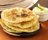 Brotfladen (Chapati) mit Fischpastete