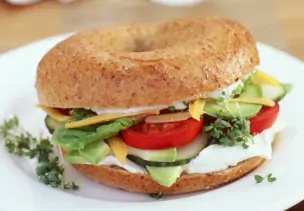 Avocado-Bagels