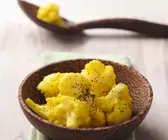 Safran-Blumenkohl-Salat mit Mohnöl